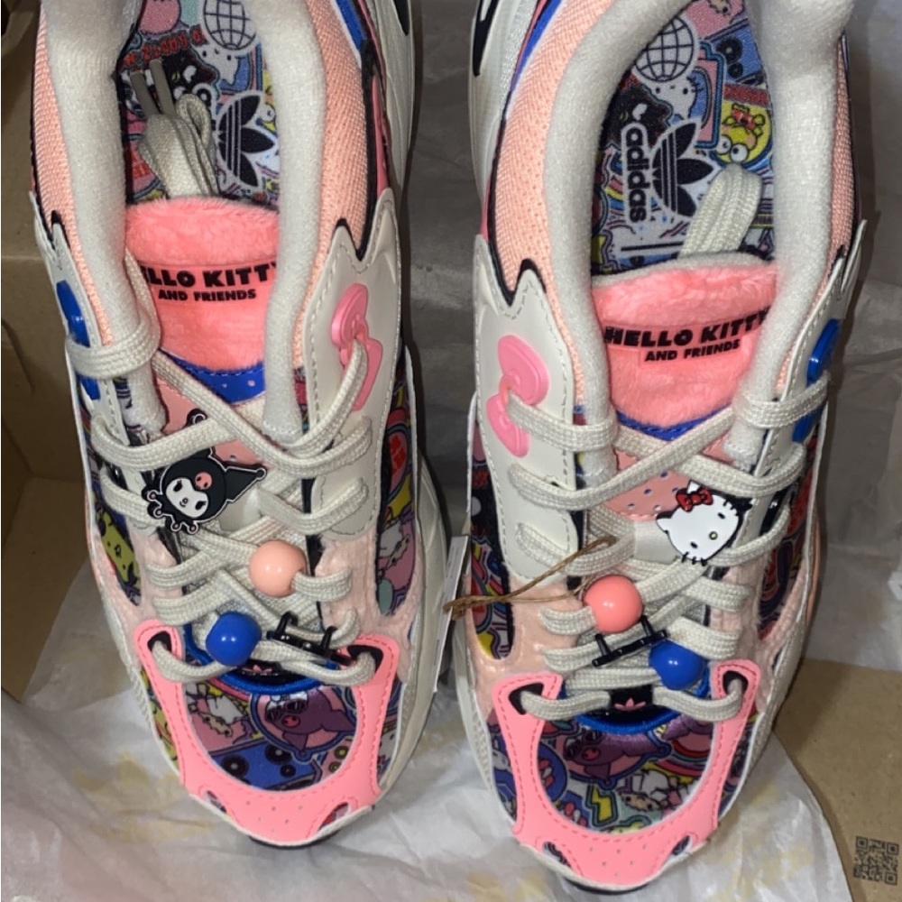 Hello Kitty x Adidas